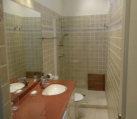 德斯沃内斯度假屋 度假居 *